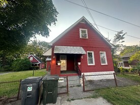 1925 2nd St in Bethlehem, PA - Building Photo