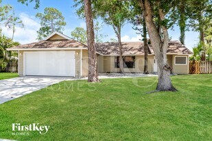 878 Daffodil Dr in Wellington, FL - Building Photo
