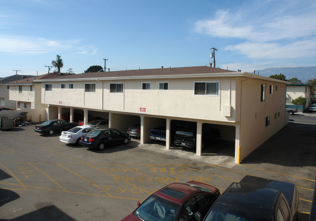 6511 Sabado Tarde in Goleta, CA - Foto de edificio - Building Photo