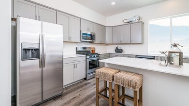 Summit Ridge Townhomes in Reno, NV - Building Photo - Building Photo