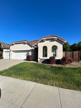 5148 Duren Cir in Fairfield, CA - Building Photo - Building Photo