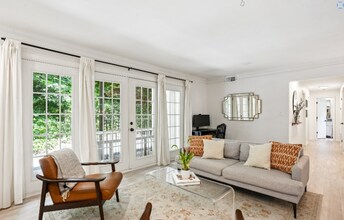 311 Peachtree Hills Ave NE in Atlanta, GA - Building Photo - Building Photo