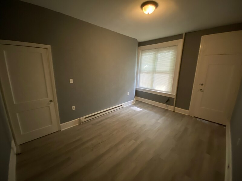 811 W Main St in Norristown, PA - Building Photo