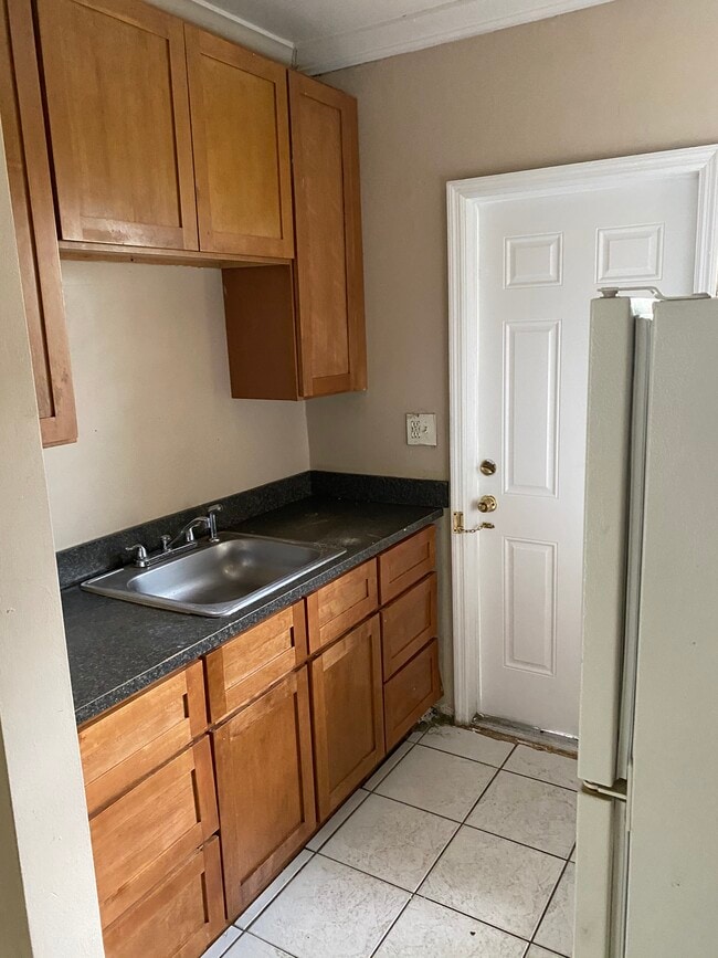 277 NE 111th St, Unit 1 duplex in Miami, FL - Foto de edificio - Building Photo