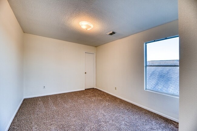 property at 7210 Fox Hall Ln