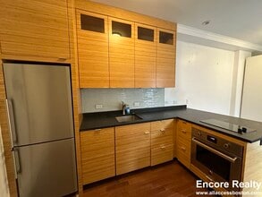 98 Myrtle St in Boston, MA - Building Photo - Building Photo