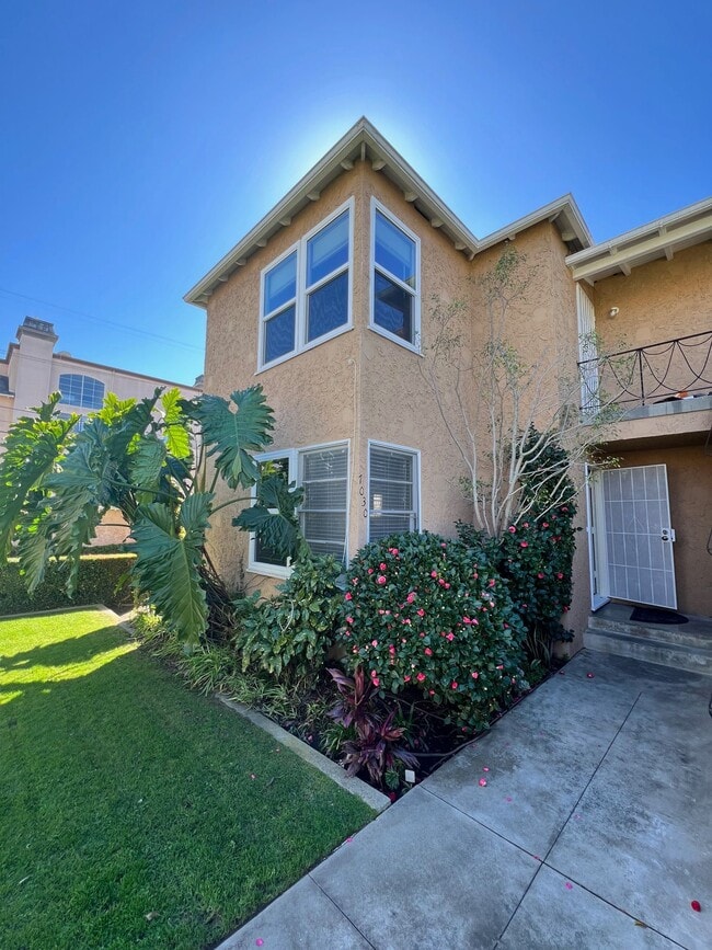 7026 Flight Ave, Unit 7026