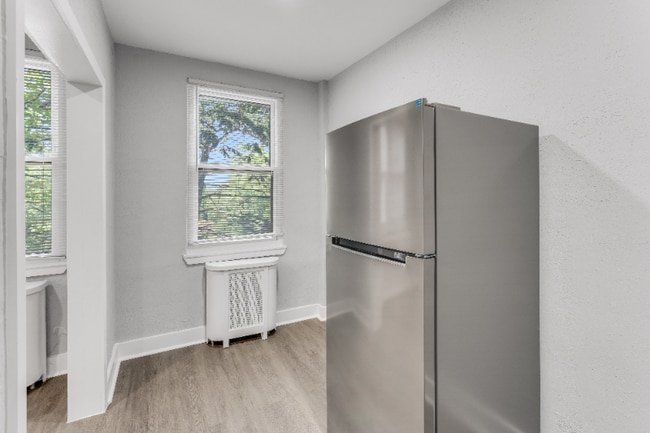 49 E Cliveden St, Unit A101 in Philadelphia, PA - Foto de edificio - Building Photo