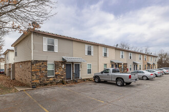 Greenleaf Townhomes in Fayetteville, AR - Foto de edificio - Building Photo