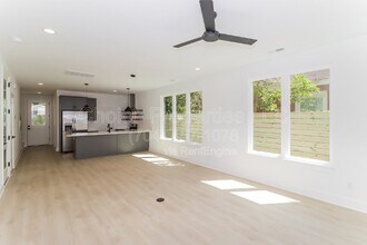 422 Sylvania Ave in Charlotte, NC - Building Photo - Building Photo