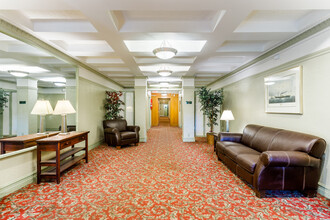 Forest Plaza Apartments in Ann Arbor, MI - Building Photo - Lobby