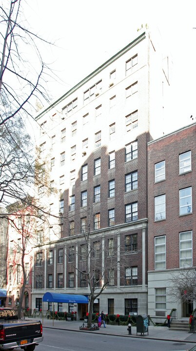 35 W 9th St in New York, NY - Building Photo