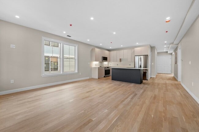 40 A St in Boston, MA - Building Photo - Building Photo
