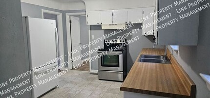 4213 Oakland Terrace in Red Bank, TN - Building Photo - Building Photo