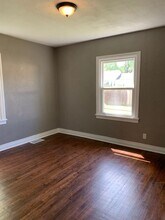 2412 W Lincoln St in Springfield, MO - Building Photo - Building Photo