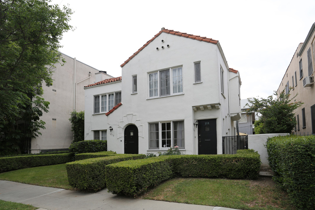 211-215 S Reeves Dr in Beverly Hills, CA - Building Photo