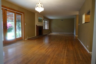 11629 Woodley Ave in Granada Hills, CA - Building Photo - Building Photo