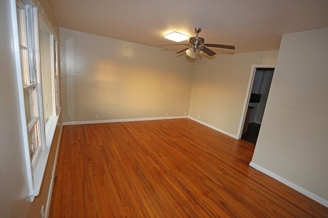 property at 1106 S Strong Blvd