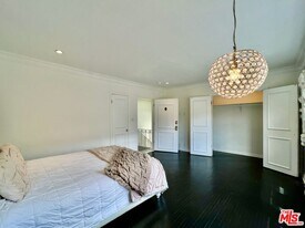 1728 El Cerrito Pl in Los Angeles, CA - Building Photo
