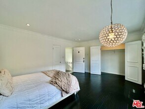 1728 El Cerrito Pl in Los Angeles, CA - Building Photo - Building Photo