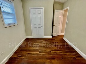 823 Englewood Rd in Madisonville, TN - Building Photo - Building Photo