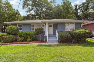 1960 Brewer Blvd SW in Atlanta, GA - Building Photo