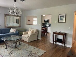 940 3rd St S in Naples, FL - Building Photo - Building Photo