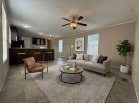 71601 St David Ct in Romeo, MI - Building Photo