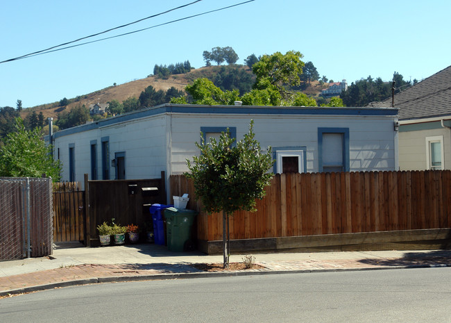 121 Santa Fe Ave in Richmond, CA - Building Photo - Building Photo