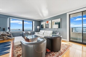 65 E India Row in Boston, MA - Foto de edificio - Building Photo