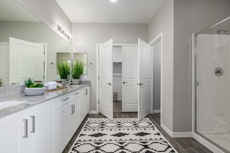 Lyra Residences in Phoenix, AZ - Building Photo - Building Photo