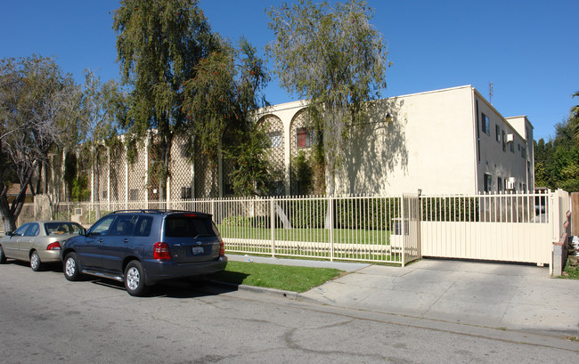 14227 Gilmore St in Van Nuys, CA - Building Photo - Building Photo