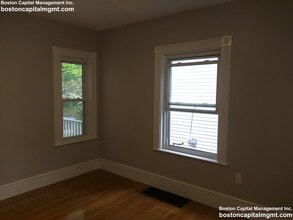 30 Touro Ave, Unit 30 in Medford, MA - Foto de edificio - Building Photo