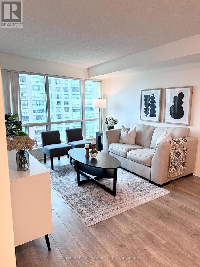 18-2118 Lee Centre Dr in Toronto, ON - Building Photo - Building Photo