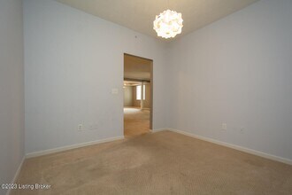 2704 Bradford Commons Dr in Louisville, KY - Building Photo - Building Photo