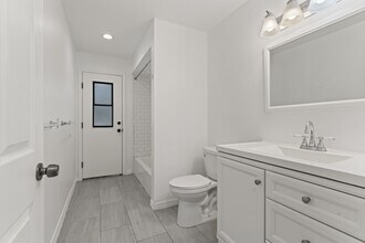 4404 Meadow Creek Cir in Sarasota, FL - Building Photo - Building Photo
