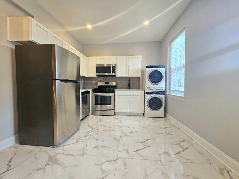 1 Dewitt Rd in Elizabeth, NJ - Building Photo