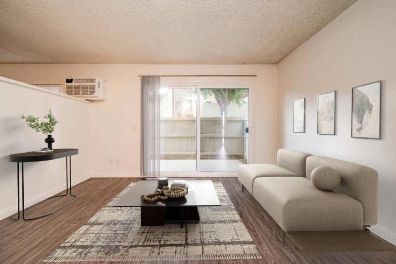 800 E Bobier Dr in Vista, CA - Building Photo