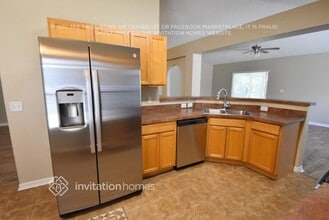 6916 Crown Lake Dr in Gibsonton, FL - Foto de edificio - Building Photo