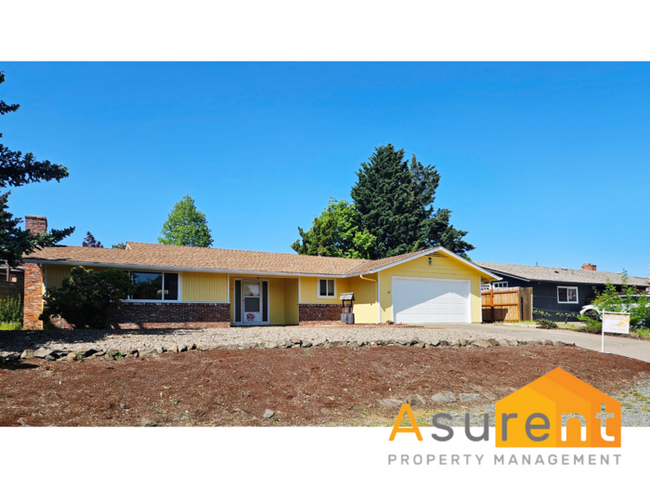 875 Twin Pines Cir in Ashland, OR - Building Photo - Building Photo