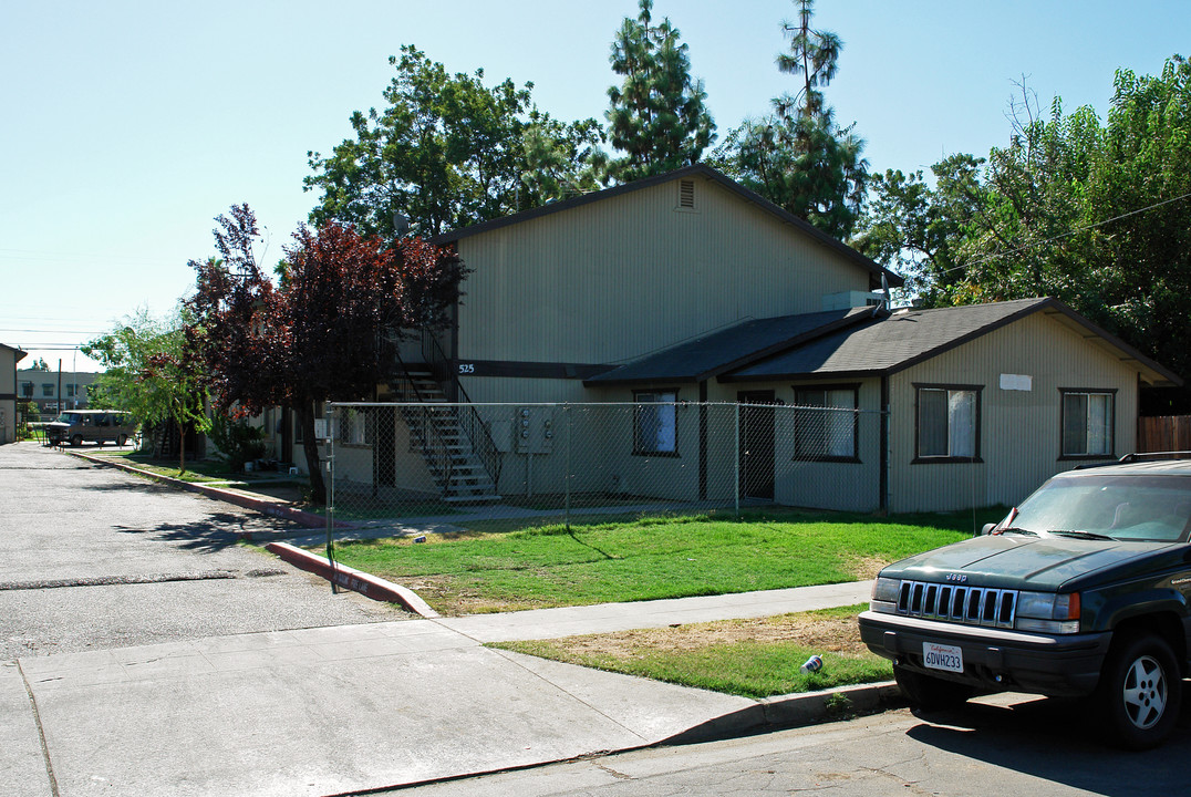 525 S Dearing Ave in Fresno, CA - Building Photo