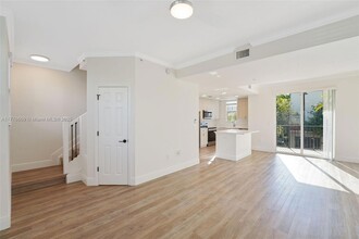 10170 SW 7th St, Unit 4201 in Pembroke Pines, FL - Building Photo - Building Photo