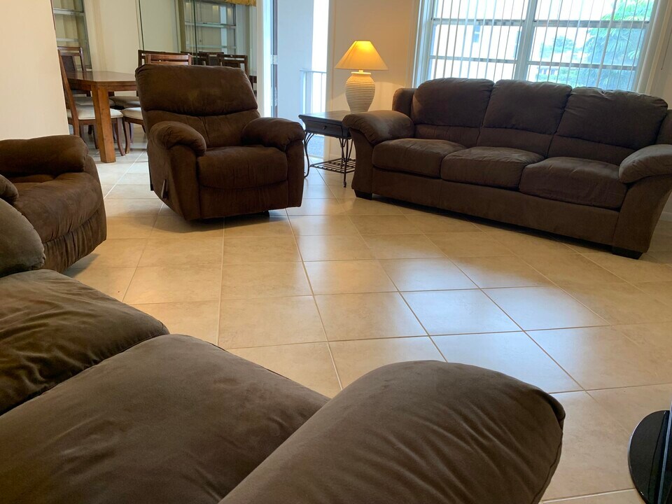 750 Burgundy P in Delray Beach, FL - Building Photo