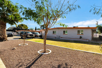 Oak Street in Phoenix, AZ - Building Photo - Other