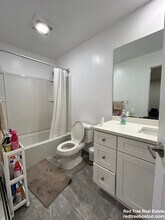 845 Beacon St, Unit 304 in Boston, MA - Building Photo - Building Photo