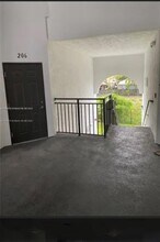 15560 SW 136th St, Unit 3-206 in Miami, FL - Building Photo - Building Photo