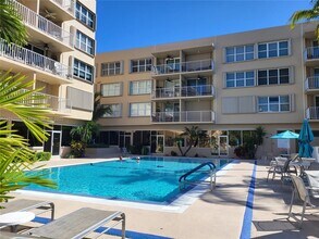 88500 Overseas Hwy-Unit -301 in Tavernier, FL - Building Photo - Building Photo