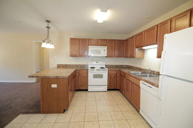 Village Apartments in Uncasville, CT - Building Photo - Building Photo