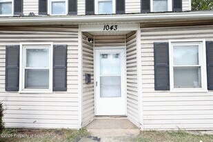 1043 Main St in Dickson City, PA - Building Photo