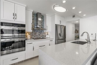 16485 Collins Ave, Unit 1432 in Sunny Isles Beach, FL - Foto de edificio - Building Photo